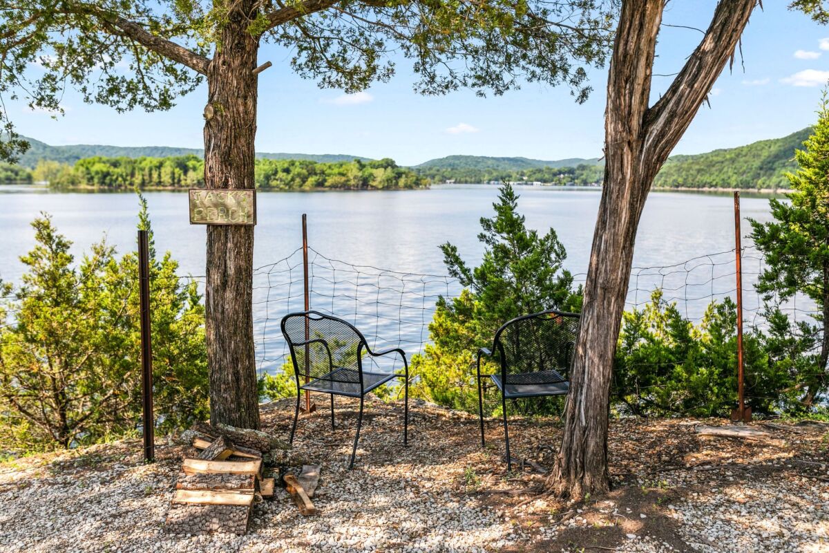 Gallery Lakefront on Table Rock Lake Hideaway Resort
